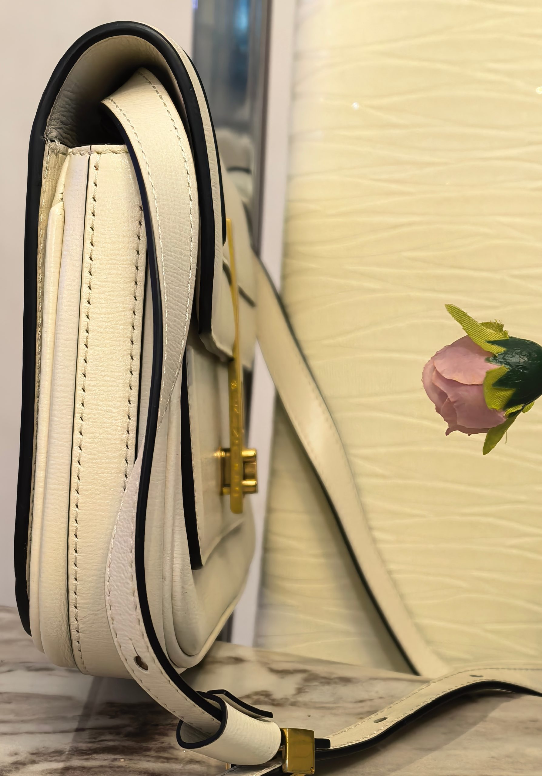 White Leather bag - Image 2